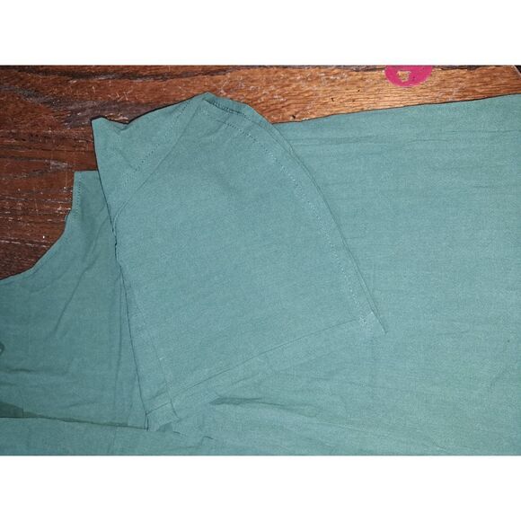New Small Green Lightweight Capri Over Alls Jumpsuit Romper with Pockets NWOT - Picture 4 of 5